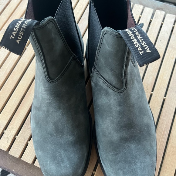 Blundstone Gray Ankle Boots - Picture 11 of 11